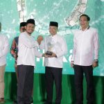 Rektor USM Terima Penghargaan Lifetime Achievement Hipka Jateng