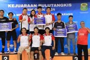 Sampangan Juara Bulu Tangkis Antarkelurahan Se-Kota Semarang