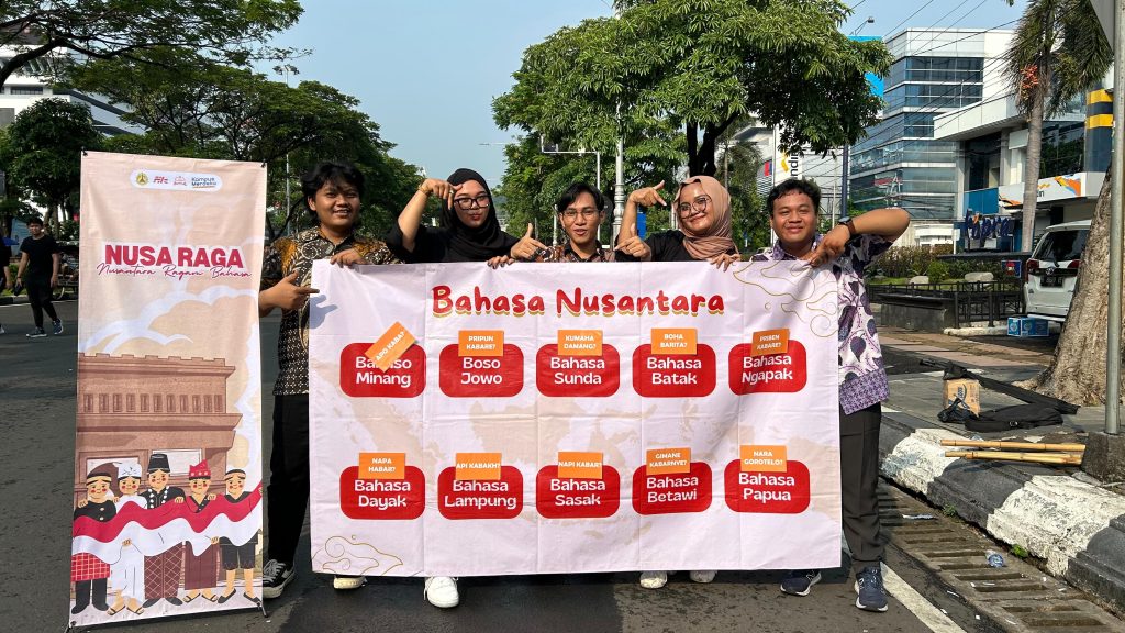 Mahasiswa Ilkom USM Gelar Kampanye Bahasa Daerah Di Car Free Day ...